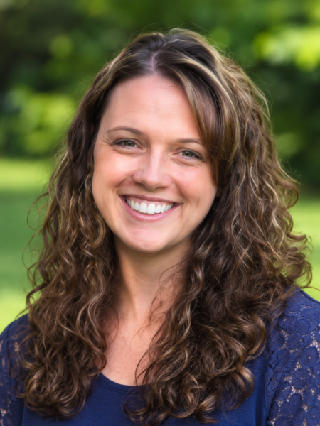 Headshot of Kelly McFadden